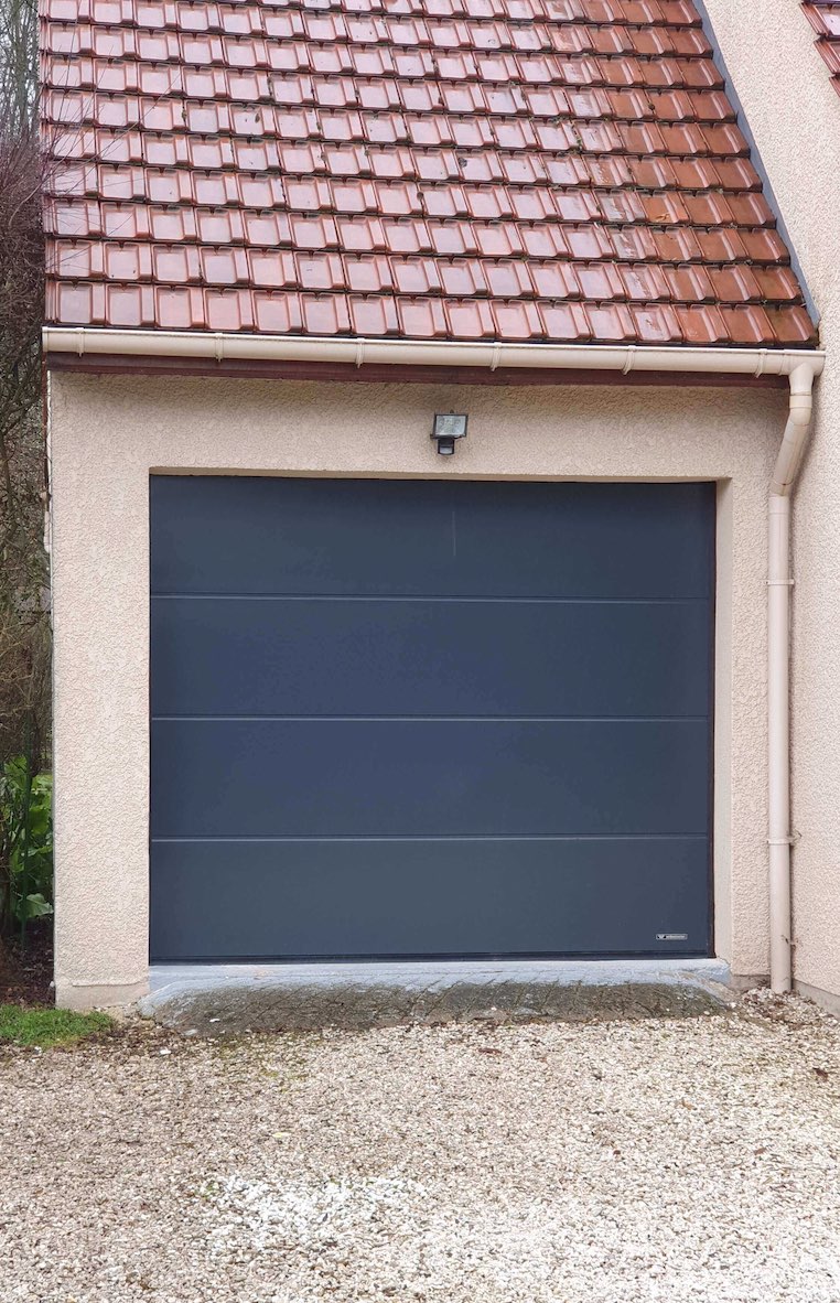 Installation de porte de garage à Puiseux-en-France